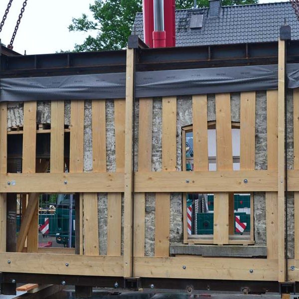 Translozierung-der-alten-Schule-Hermesdorf